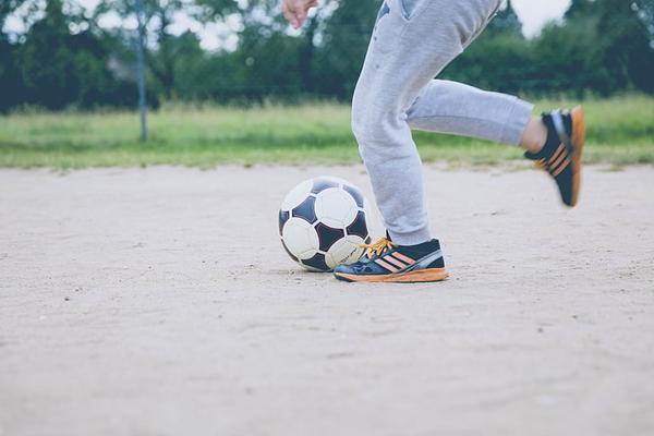 欧青联赛场焦点，斯洛云U19与AC米兰U19的激烈对决（数据解析）